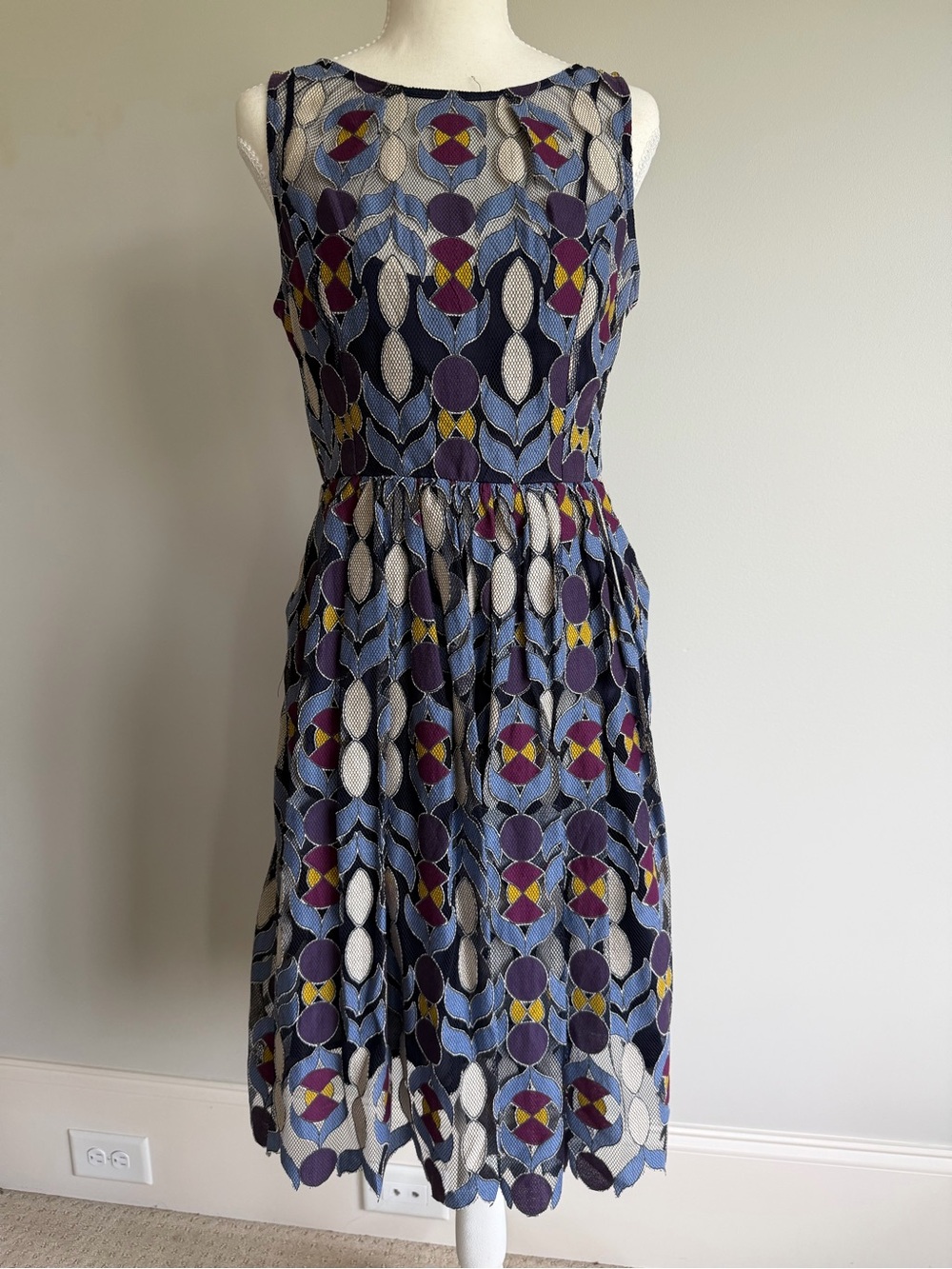 Maeve Chelan Dress Size 6 Multicolor Mesh Overlay Lined Sleeveless Knee Length